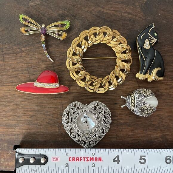 Vintage Collection of Pins - Picture 1 of 9